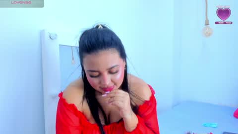 Snapshot of emily_cooper20_ chatting on December 6, 5:20 am Emily online show from December 6, 5:20 am