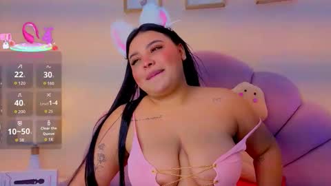 Snapshot of emily_cooper20_ chatting on September 30, 12:49 am Emily online show from September 30, 12:49 am