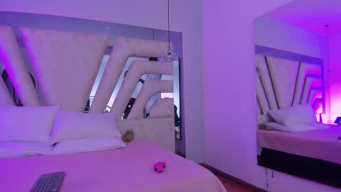 Emily online show from December 3, 12:07 pm