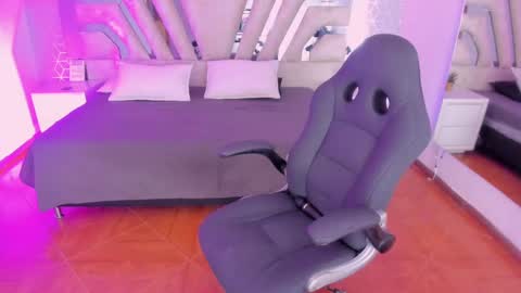 Emily online show from September 24, 11:31 am