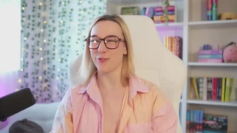 Em -  online show from February 17, 3:55 pm