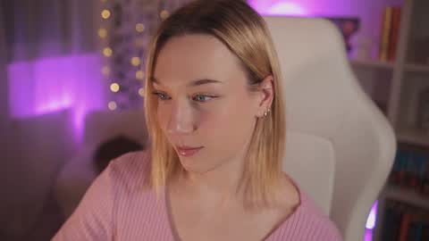 Em -  online show from January 1, 11:29 pm