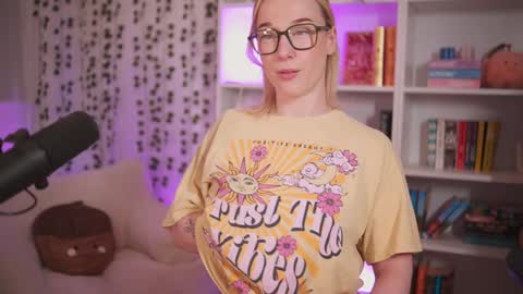 Em -  online show from February 6, 11:58 pm