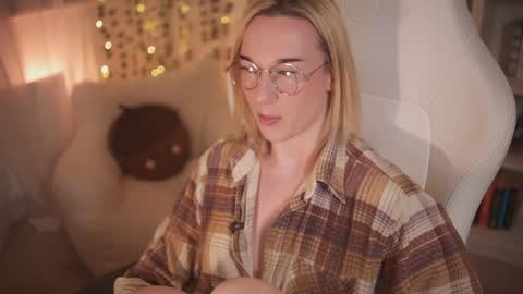 Em -  online show from January 31, 12:06 am