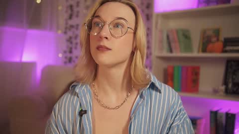 Em -  online show from January 5, 9:57 pm