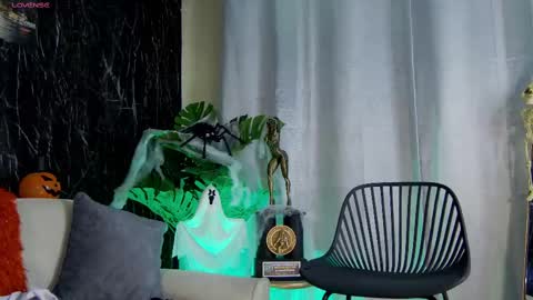 Emily foxx01 online show from October 22, 10:37 pm