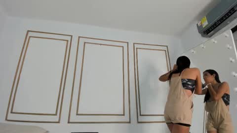 emily_gaviria1 online show from March 22, 12:11 pm
