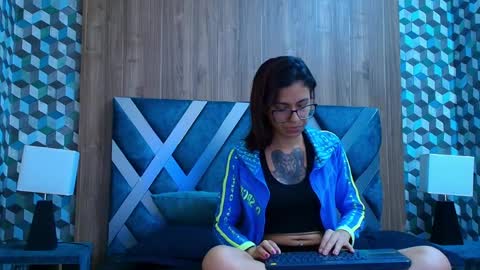 Emily online show from April 5, 3:27 am