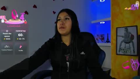       online show from March 23, 12:33 pm