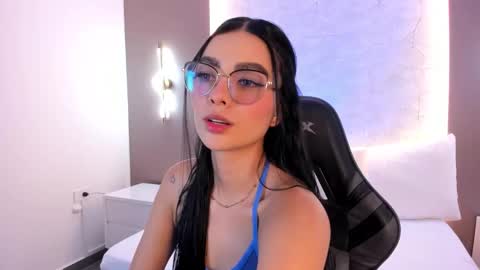 emily_tolson online show from December 22, 7:17 pm