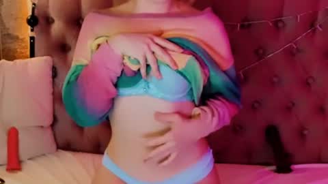 Baby Emelli online show from June 19, 7:12 am