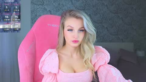 emilydancee online show from February 6, 5:03 am