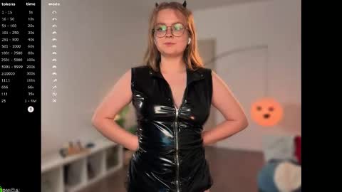 Emily  online show from November 1, 1:37 pm