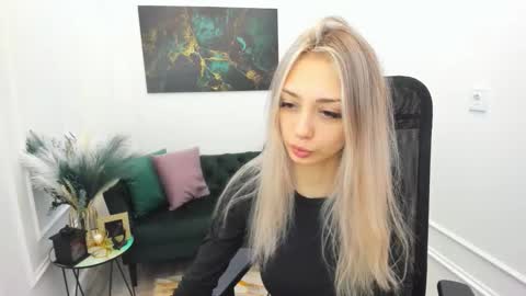 Emily online show from March 4, 7:53 pm