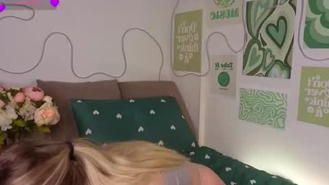 Emi online show from January 17, 1:13 am