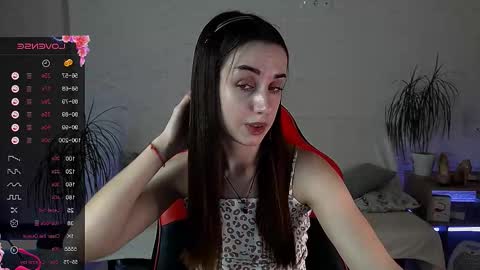 Emyli online show from December 4, 1:30 am