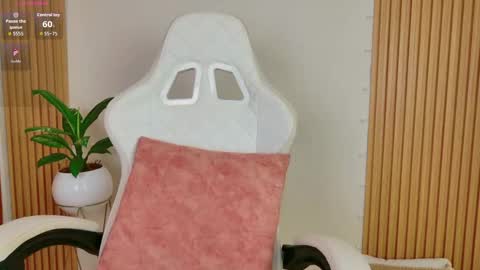 Emily  online show from November 11, 10:01 am