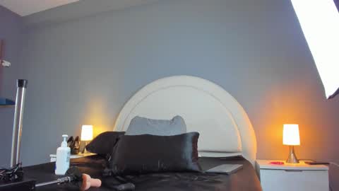 EMILY online show from March 9, 2:15 am