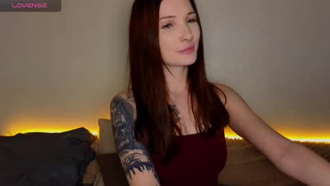 Snapshot of emilytrays chatting on September 21, 2:05 pm Emily wish-list  online show from September 21, 2:05 pm