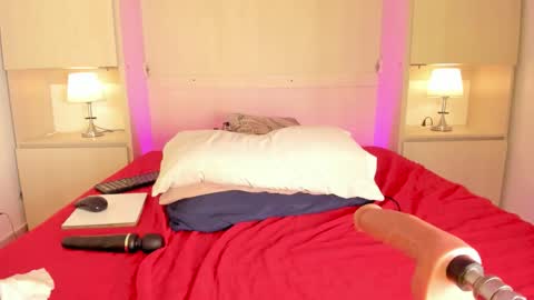 Emily online show from November 15, 6:03 am