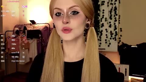 emimiy online show from October 19, 9:11 am