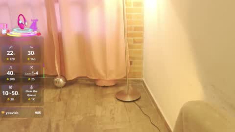 emma online show from February 9, 10:45 pm