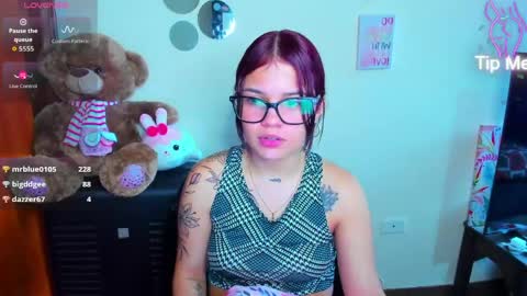 emma_boo_ online show from April 5, 5:01 pm