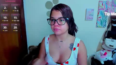 emma_boo_ online show from December 3, 4:42 pm
