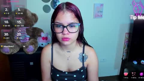 emma_boo_ online show from March 12, 11:40 pm