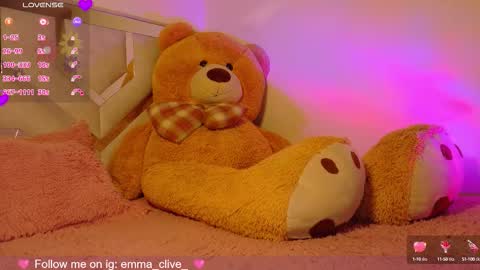 Snapshot of emma_clive chatting on September 30, 1:00 am Emma online show from September 30, 1:00 am