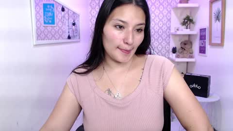 Snapshot of emma_garciaa_ chatting on December 13, 8:14 pm emma online show from December 13, 8:14 pm
