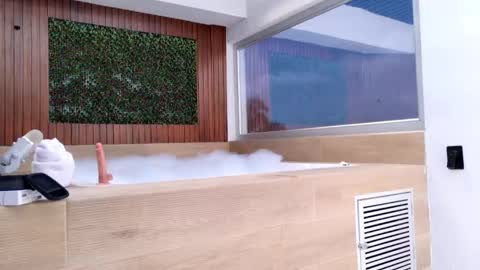Snapshot of emma_hg1 chatting on February 14, 3:36 pm the girl of your dreams online show from February 14, 3:36 pm