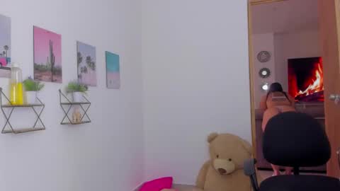 whises lits        online show from November 25, 2:19 pm