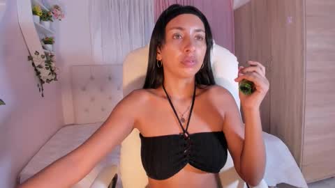 Snapshot of emma_lorense chatting on October 20, 7:06 pm Emma online show from October 20, 7:06 pm