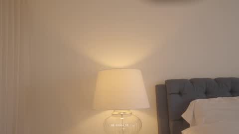 emma_lu1 online show from March 29, 3:44 pm