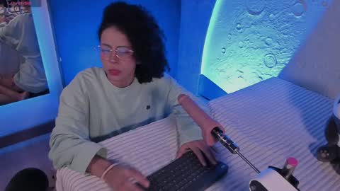     online show from February 6, 10:04 am