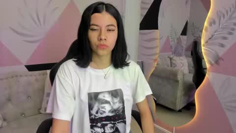 Emma online show from March 7, 6:22 pm