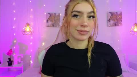 Emma Softt online show from April 8, 6:04 am