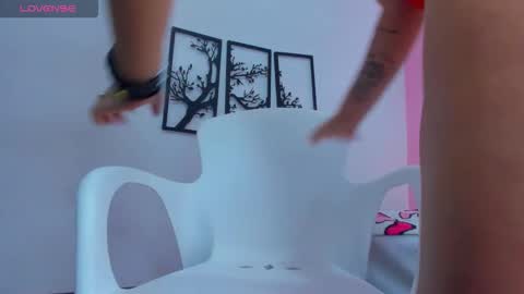 emma_whitee_ online show from November 14, 3:45 pm