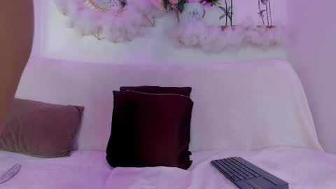 Emma Duque online show from April 18, 9:26 pm