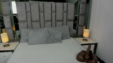 EMMA HILL online show from April 20, 11:02 am