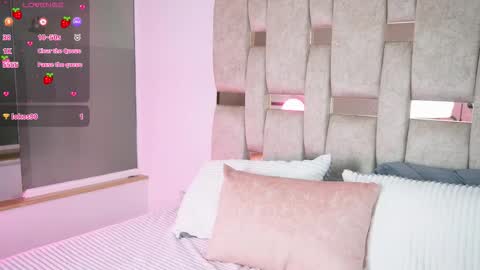 emmajohanson online show from November 12, 7:12 pm