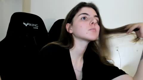 Emma online show from November 7, 2:11 pm