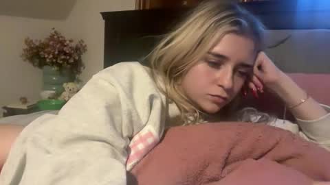 EmmaAngel online show from December 13, 9:21 pm