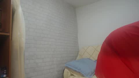 emmasquirt69 online show from November 29, 9:30 pm