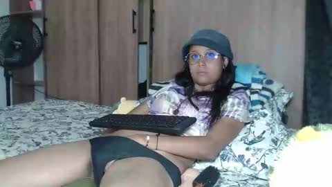 emmasweet95 online show from January 25, 9:46 pm