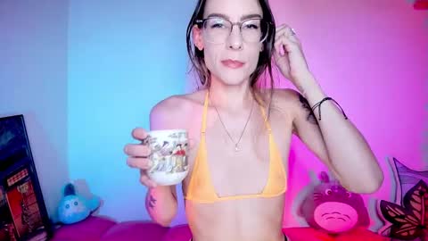 RH-NEGATIVE GREEN-EYED BAELIEN online show from October 28, 3:18 pm