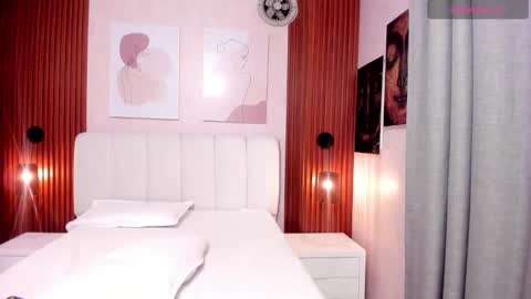 emmathompson__ online show from March 21, 1:10 am