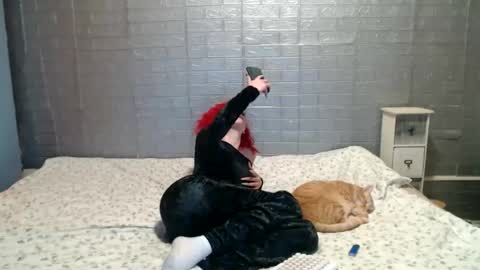 Emmily000 online show from April 21, 11:23 pm