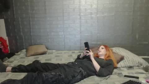 Emmily000 online show from December 20, 12:52 am